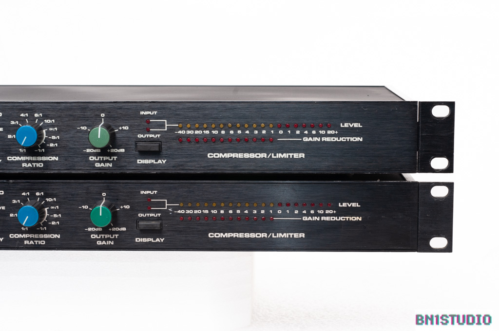 dbx 160XT Compressors, stereo pair, 110/220 Volt, recapped power supplies, set #78 - Image 3